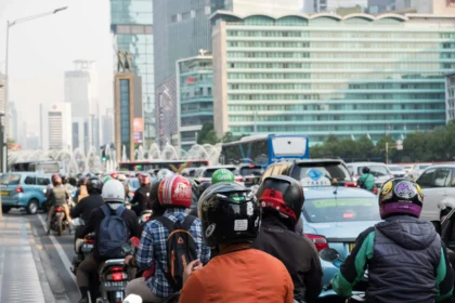 Kemacetan di Bundaran HI, Jakarta Pusat. (Sumber: Unsplash/Adrian Pranata )