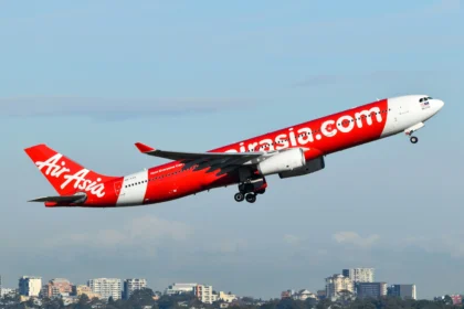 Pesawat Maskapai Air Asia. (Sumber: Unsplash/David Syphers)